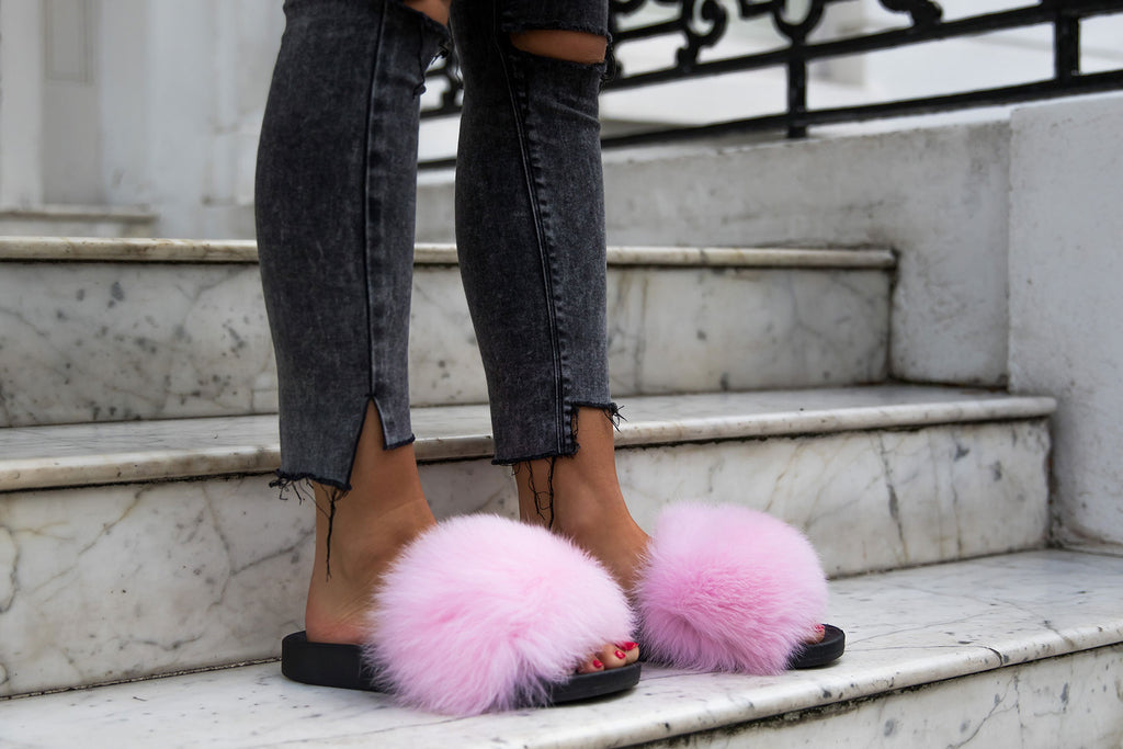 Pink fox best sale fur slides